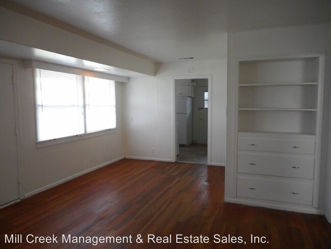 Building Photo - 812 N Hall St