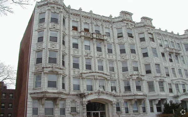 Building Photo - 80 Fenway