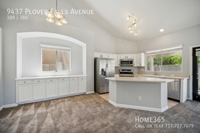 Building Photo - Magnifique 3 bed 3 bath With 2 stories Home!