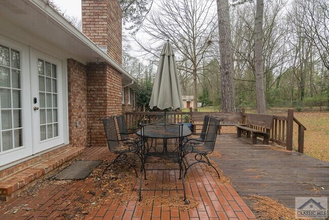 Building Photo - 405 Brookwood Dr