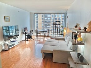 Building Photo - 20 Newport Pkwy