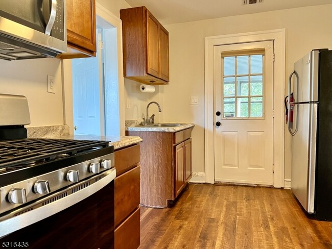 Building Photo - 153 Orange St