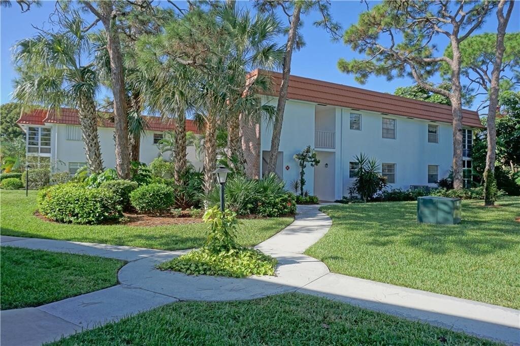 2600 SE Ocean Blvd Unit DD2, Stuart, FL 34996 Condo for Rent in
