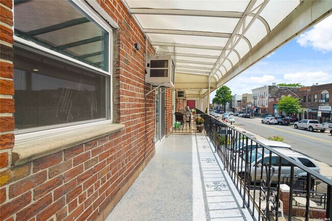 Building Photo - 22-40-40 Steinway St
