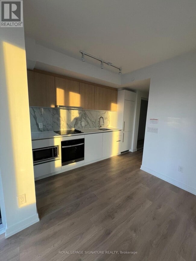 Photo du bâtiment - 1100 Sheppard Ave W