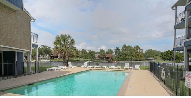 Building Photo - 18519 Egret Bay Blvd