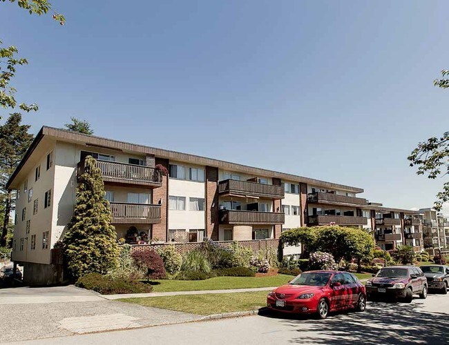 Building Photo - Sherbrooke Manor Apartments