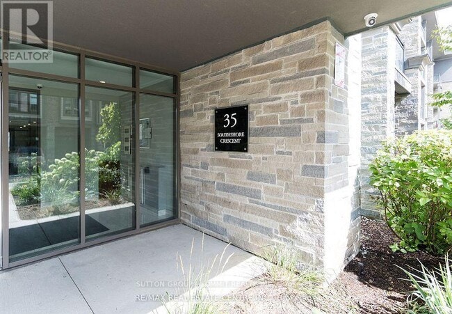 Photo du bâtiment - 35 Southshore Cres