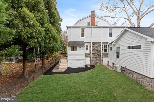 Building Photo - 209 Merion Ave