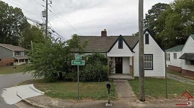 Building Photo - 100 S Moore Rd