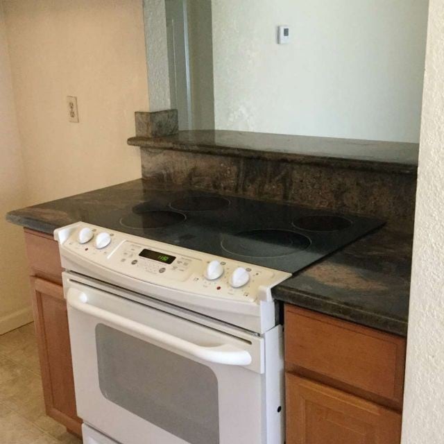 Building Photo - Condo For Rent in Turlock