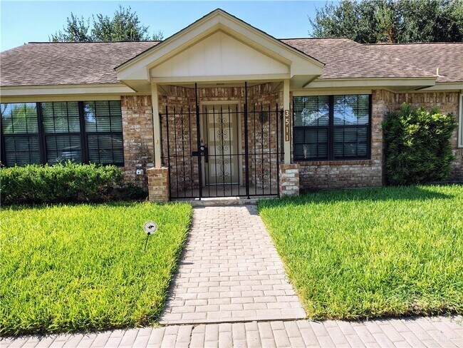 Foto del edificio - 3511 Datepalm Ave