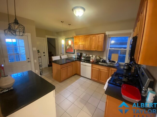 Foto del edificio - 13 Sachem St