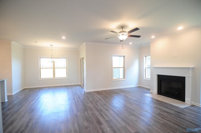 Foto del edificio - 16312 Trestle St
