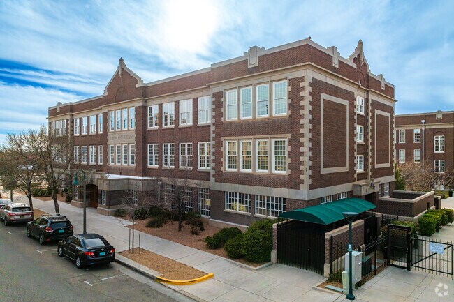 Foto del edificio - Manual Arts Building