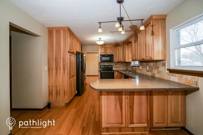 Building Photo - 8641 Fox Ridge Ln, Indianapolis, IN, 46256