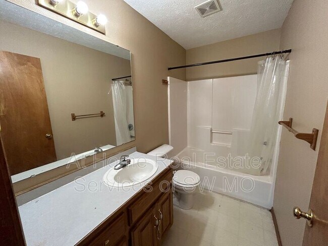 Foto del edificio - 1239 Bluegrass Rd