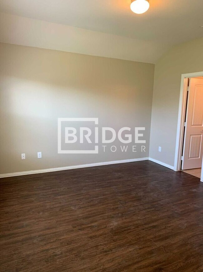 Foto del edificio - 1827 Willowbrook Dr