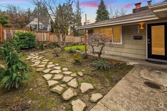 Building Photo - 2402 E Interlaken Blvd