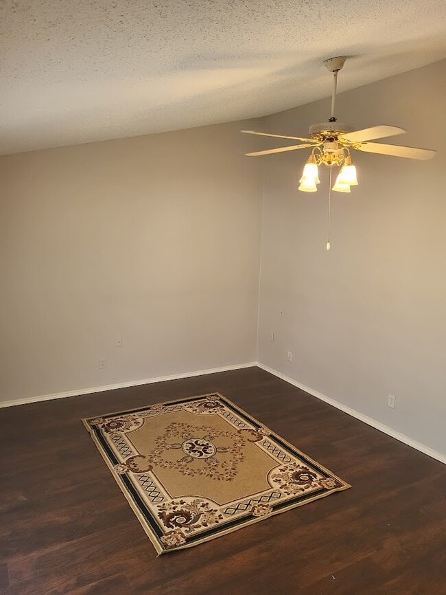 Foto del edificio - 4401 Thrasher Ct