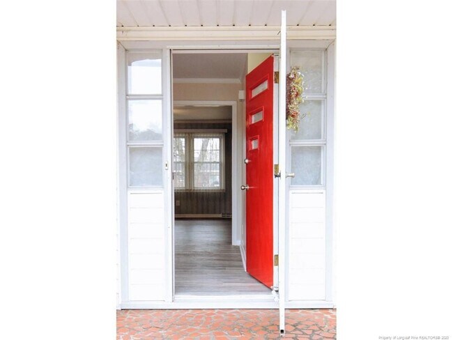 Building Photo - 211 Stacy Weaver Dr