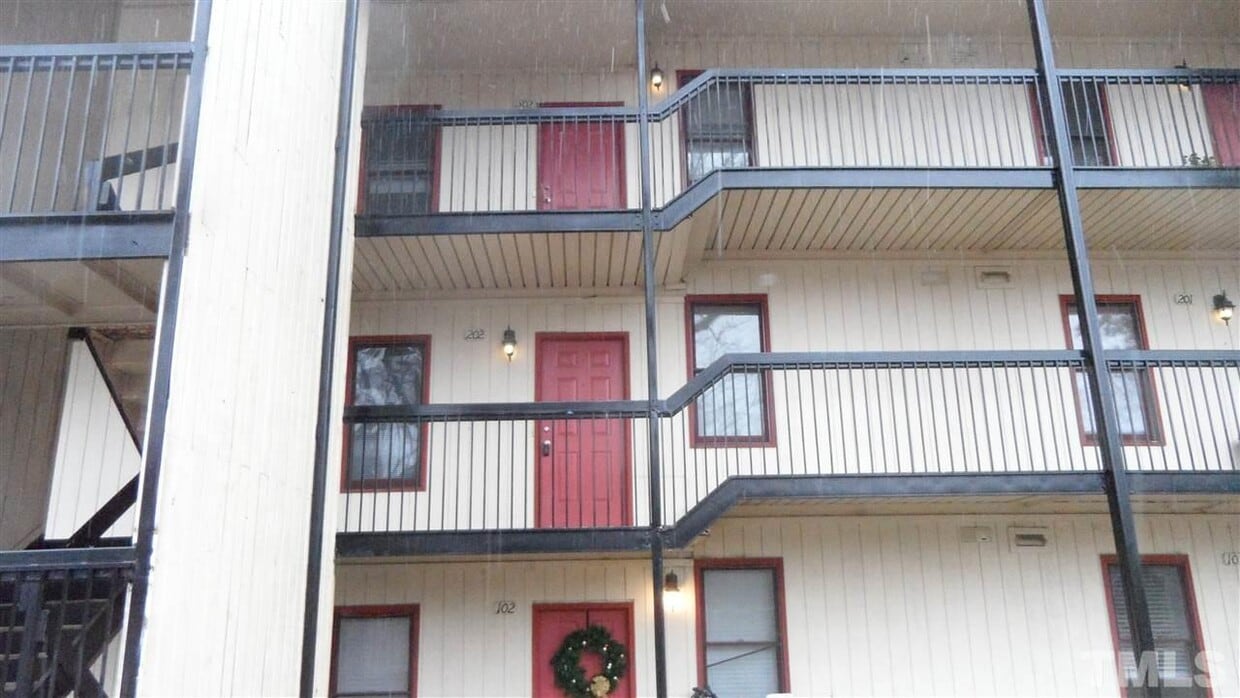 Primary Photo - 311 Swift Ave