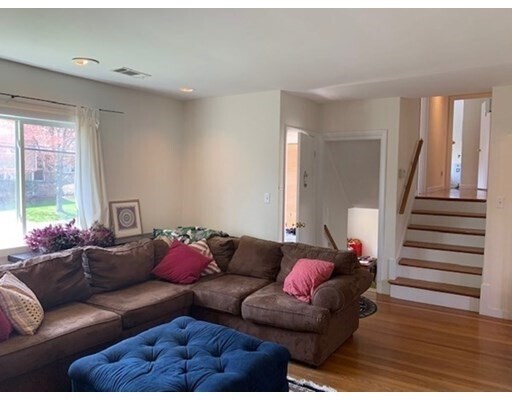 Foto del edificio - 162 Woodbine Cir