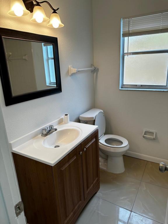 Building Photo - 46 N Fairfax Ave