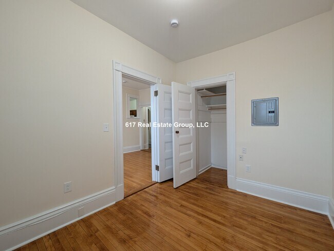 Building Photo - 2 Ware St