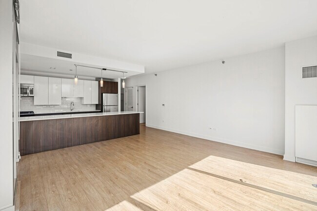 Building Photo - 221 N Garland Ct