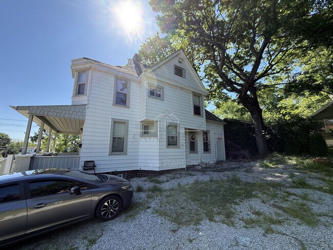Foto del edificio - 1076 Ackley St