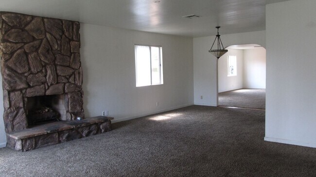 Foto del edificio - 1172 Louden Ln