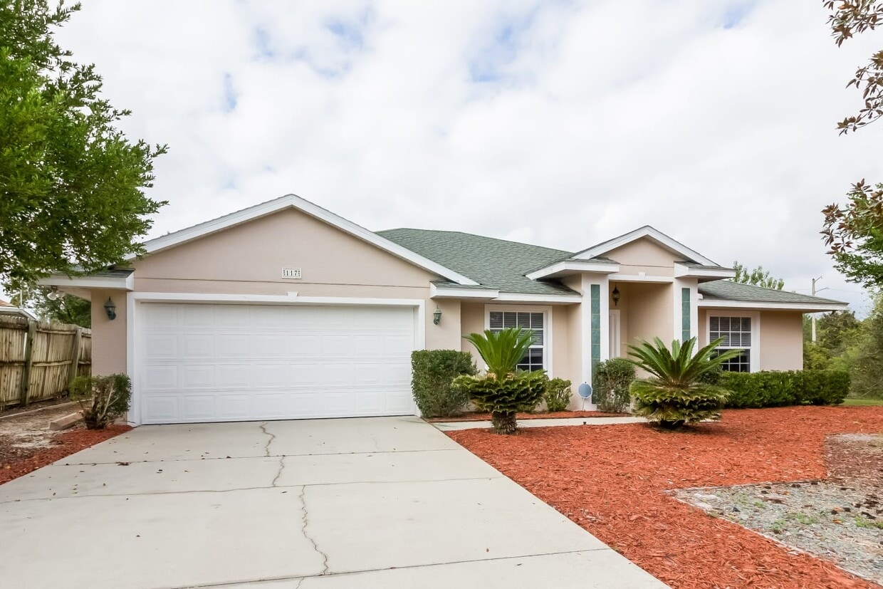 117 Amberglow Ct House Rental in DeBary, FL