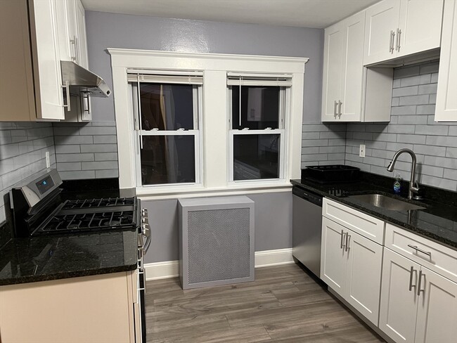 Building Photo - 95 E Squantum St