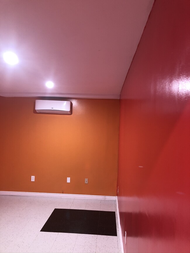 Foto del edificio - 170 Blake Ave