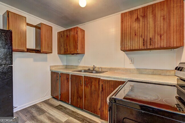 Building Photo - 3938 Mickey Dr