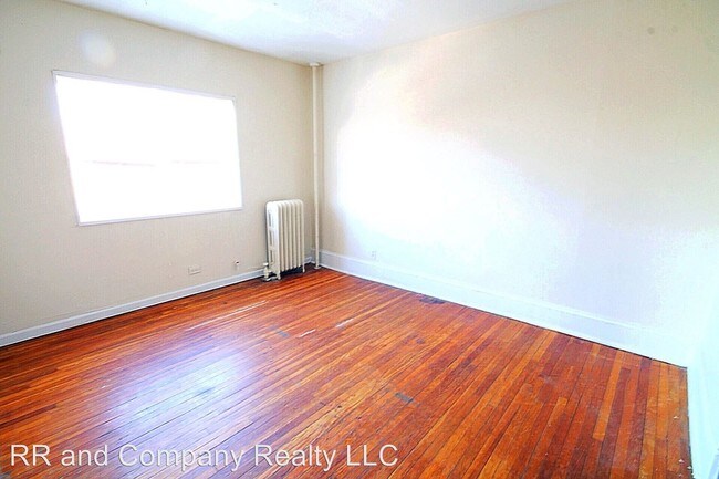 Building Photo - 208 Pearl St