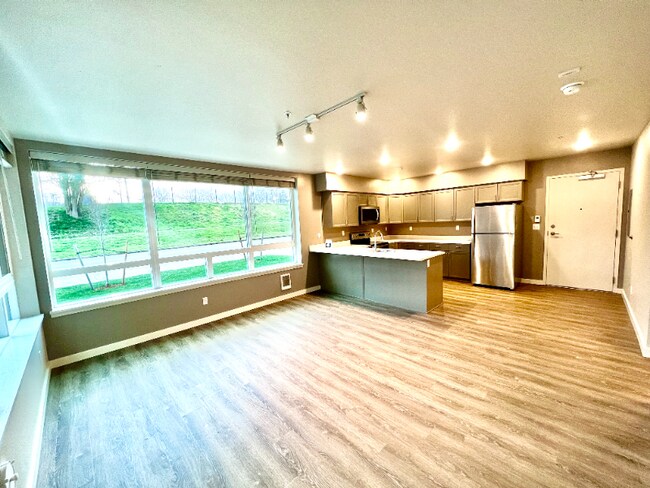 Building Photo - 2330 Yakima Ct