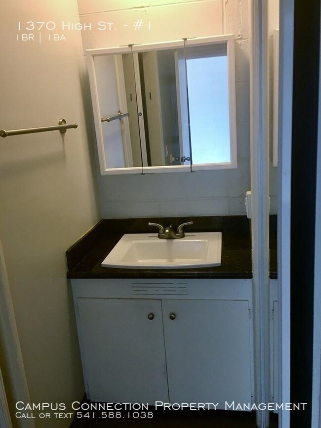 Building Photo - 1 bedroom in Eugene OR 97401