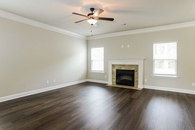 Foto del edificio - 129 Swinton Pond Rd
