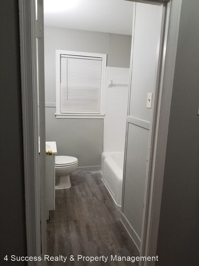 Building Photo - 2 br, 1 bath House - 720 Frayser Drive