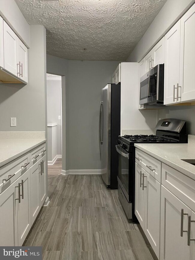 Building Photo - 3714 Excalibur Ct