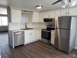 Building Photo - 1147 W South Park Ave