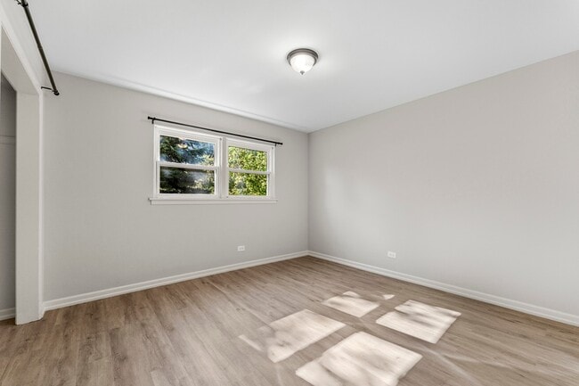 Building Photo - 740 E North Broadway St