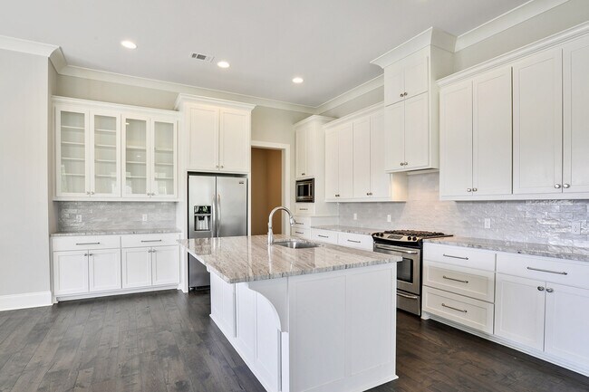 Foto del edificio - 2032 Perennial Ln