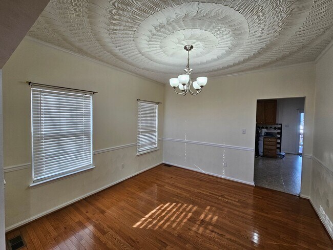 Foto del edificio - Beautiful Two-Story 4BR/2.5BA Home - Chest...