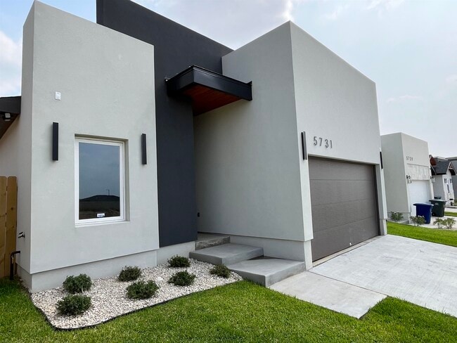 Foto del edificio - 5731 Beefalo Ln