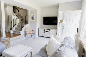 Building Photo - 837 Johahn Dr