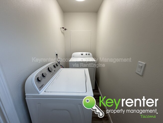 Building Photo - 5431 Clarkston St