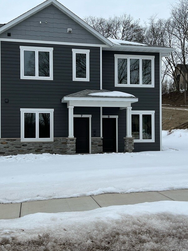 Building Photo - 2130 4th St